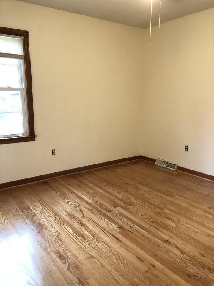 1253 Maxwell St - Photo 7 of 12