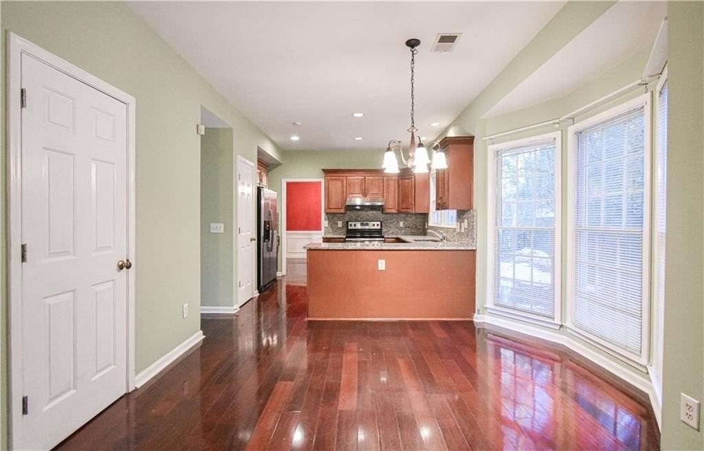 1104 Sadlers Close - Photo 6 of 44