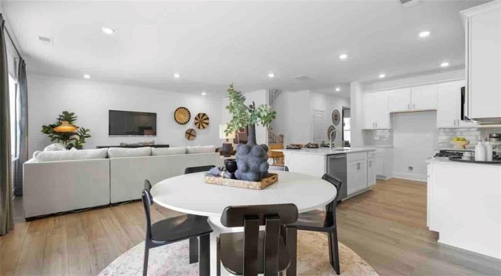 555 Red Dragon Dr - Photo 4 of 16