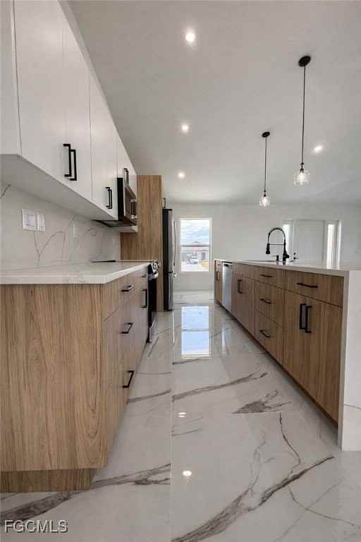 3018 Ne 1st Pl - Photo 4 of 32