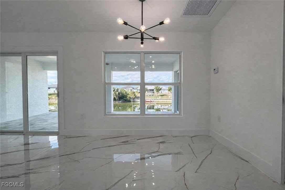 3018 Ne 1st Pl - Photo 7 of 32