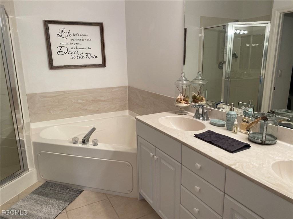 5218 Chiquita Blvd S Apt 202c #202C - Photo 7 of 18