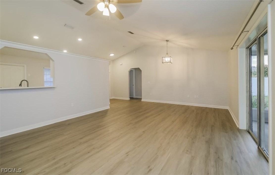 3919 Se 2nd Pl - Photo 5 of 14