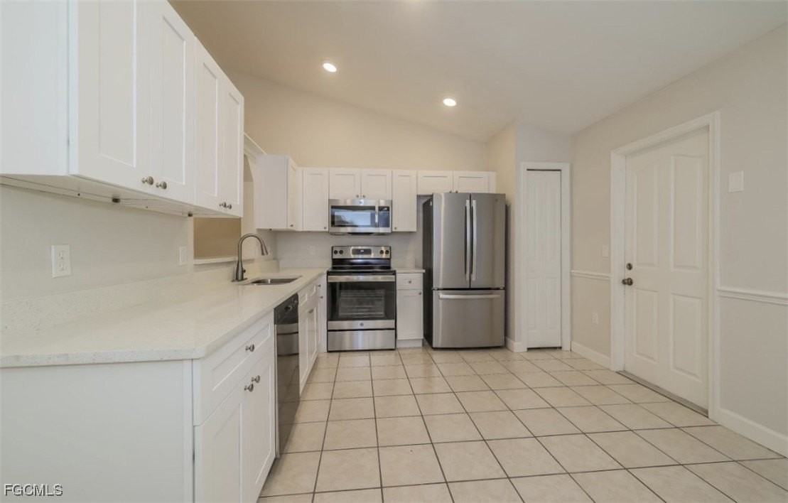 3919 Se 2nd Pl - Photo 7 of 14