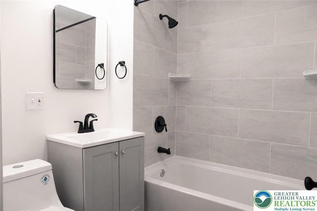 1550 Northampton St #2 - Photo 3 of 15