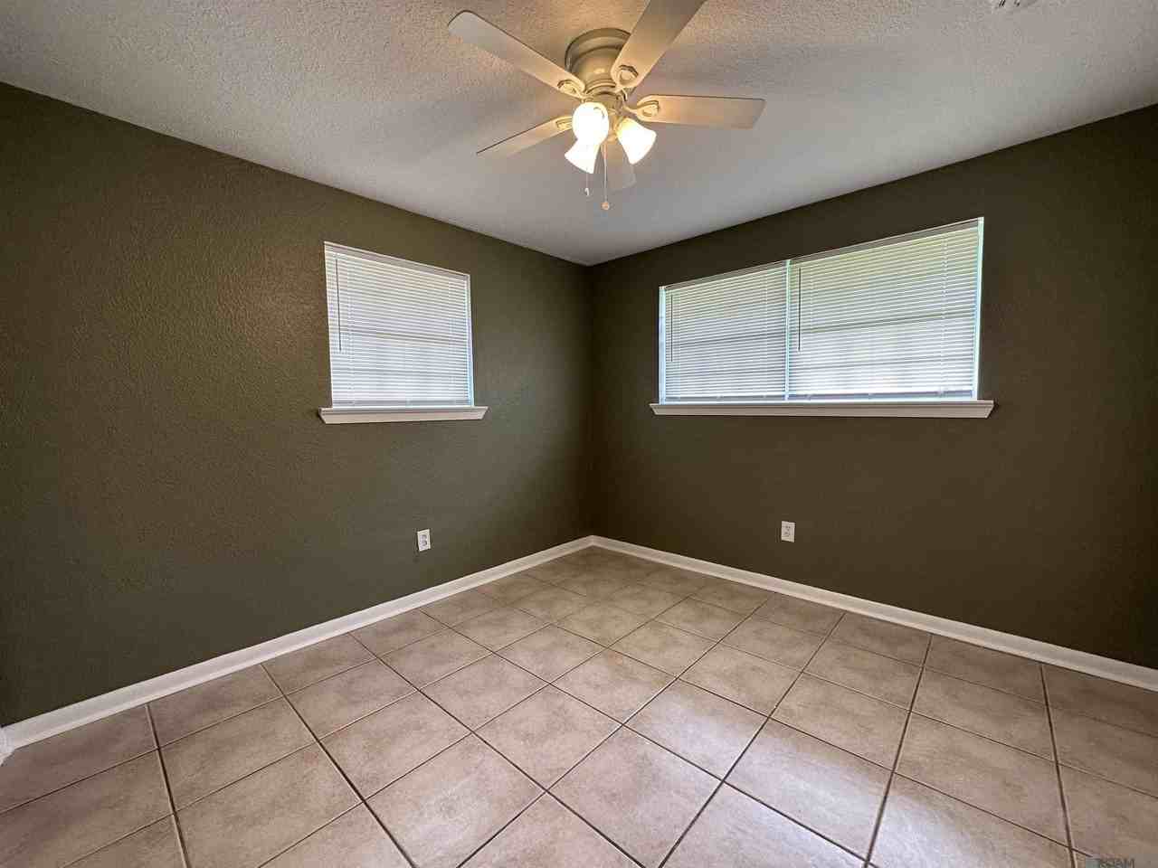 13382 Pamela St - Photo 5 of 12