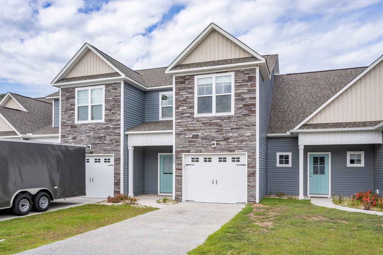 202 N Stingray Ln #1 - Photo 2 of 41
