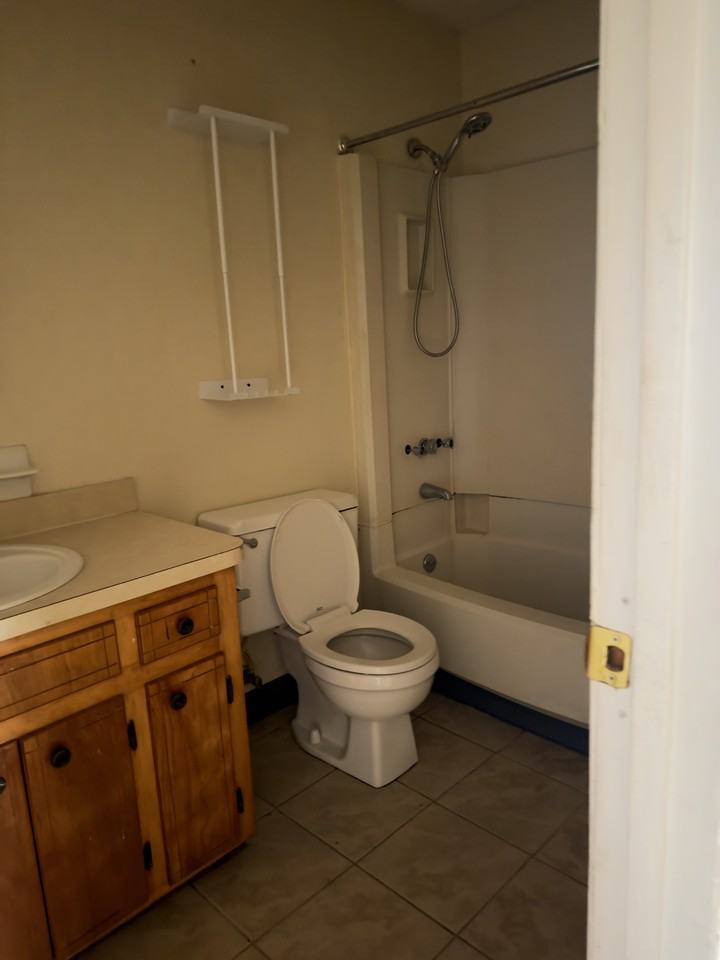 547A S 61st Ave #547A - Photo 3 of 10