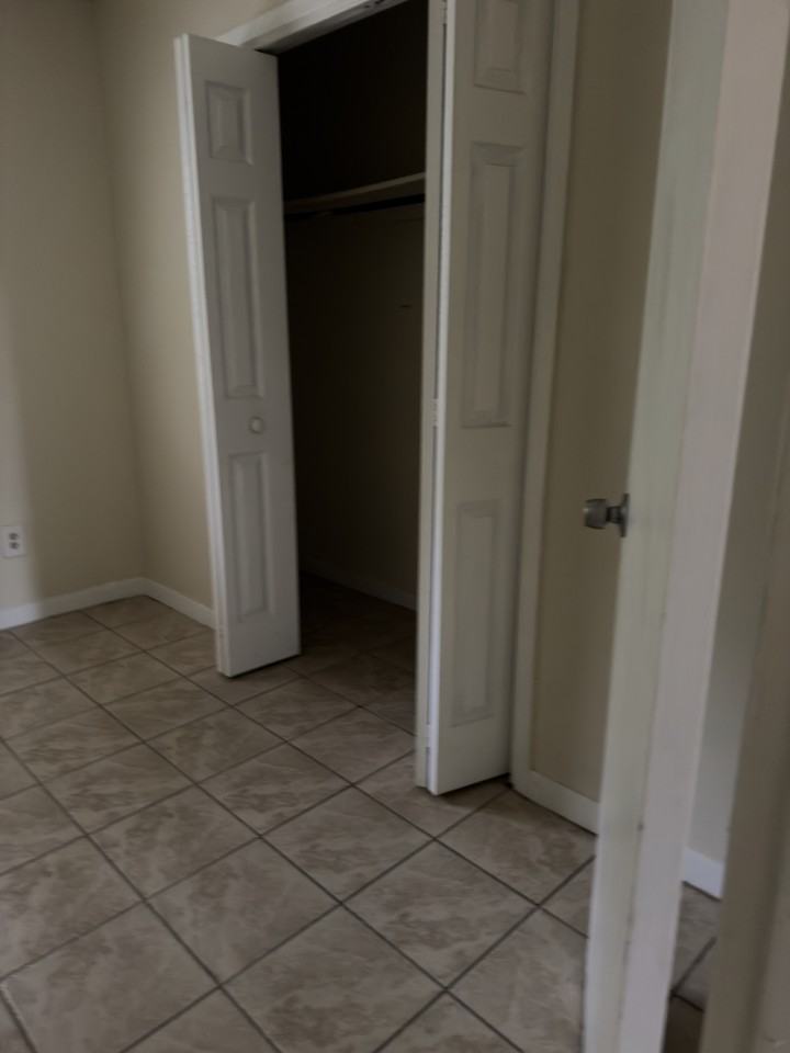 547A S 61st Ave #547A - Photo 4 of 10