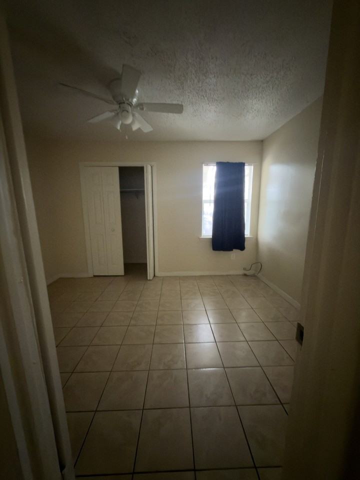 547A S 61st Ave #547A - Photo 7 of 10