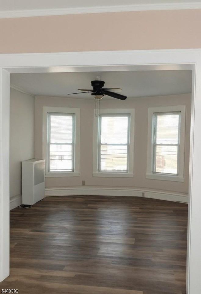 71 Crystal St - Photo 3 of 8