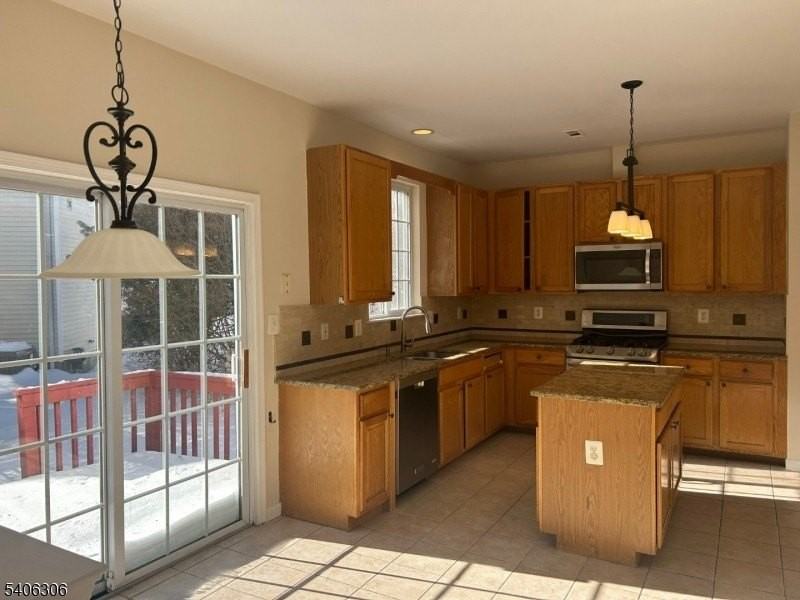 226 Winding Hill Dr - Photo 4 of 17