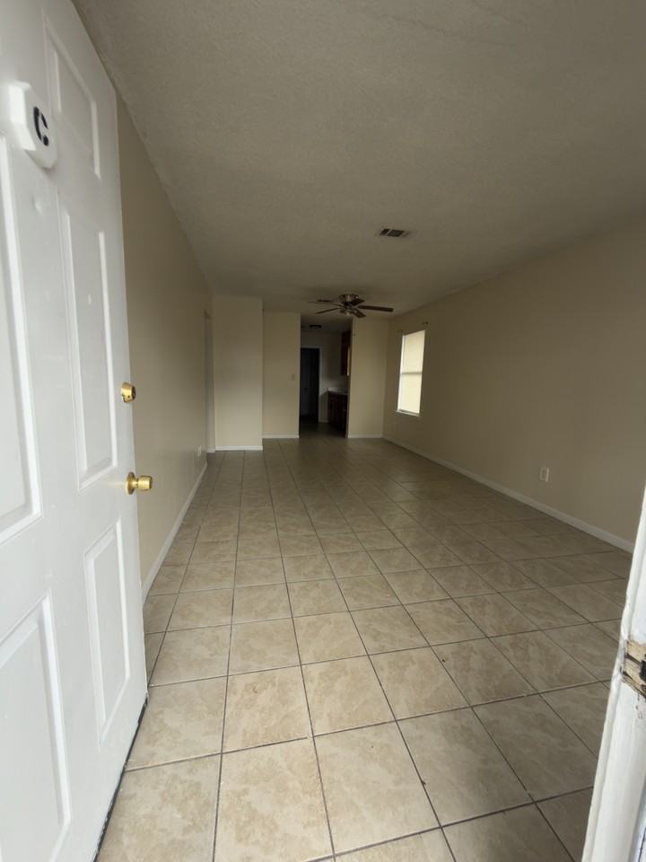 551 S 61st Ave Apt C #551C - Photo 2 of 10