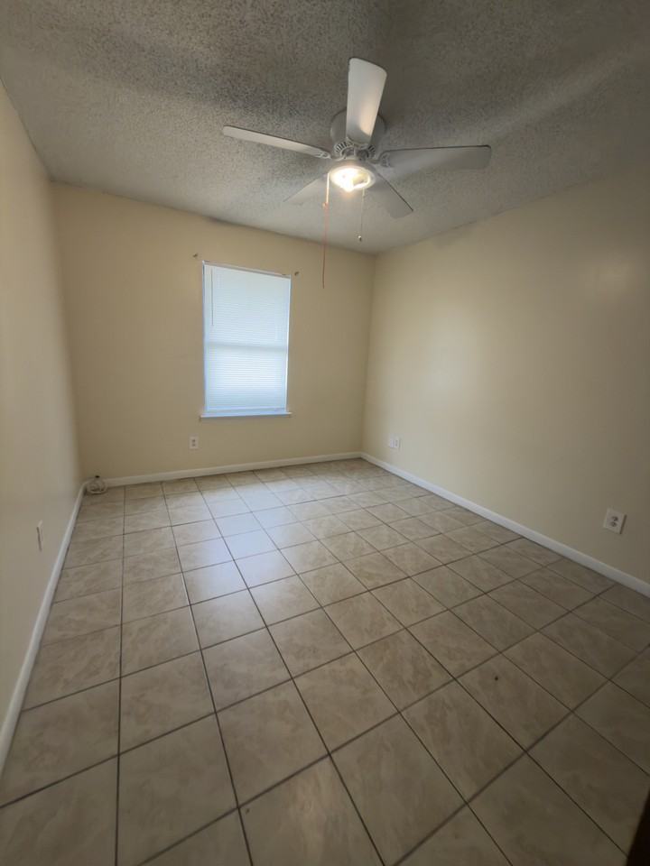 551 S 61st Ave Apt C #551C - Photo 3 of 10