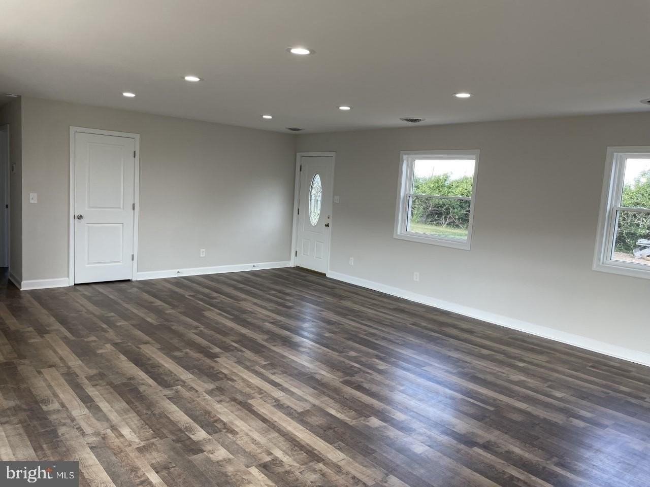 1213 Old Love Point Rd - Photo 2 of 31