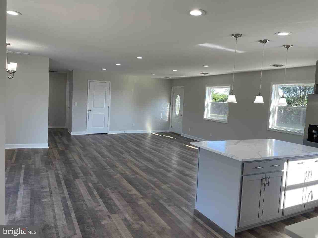 1213 Old Love Point Rd - Photo 3 of 31