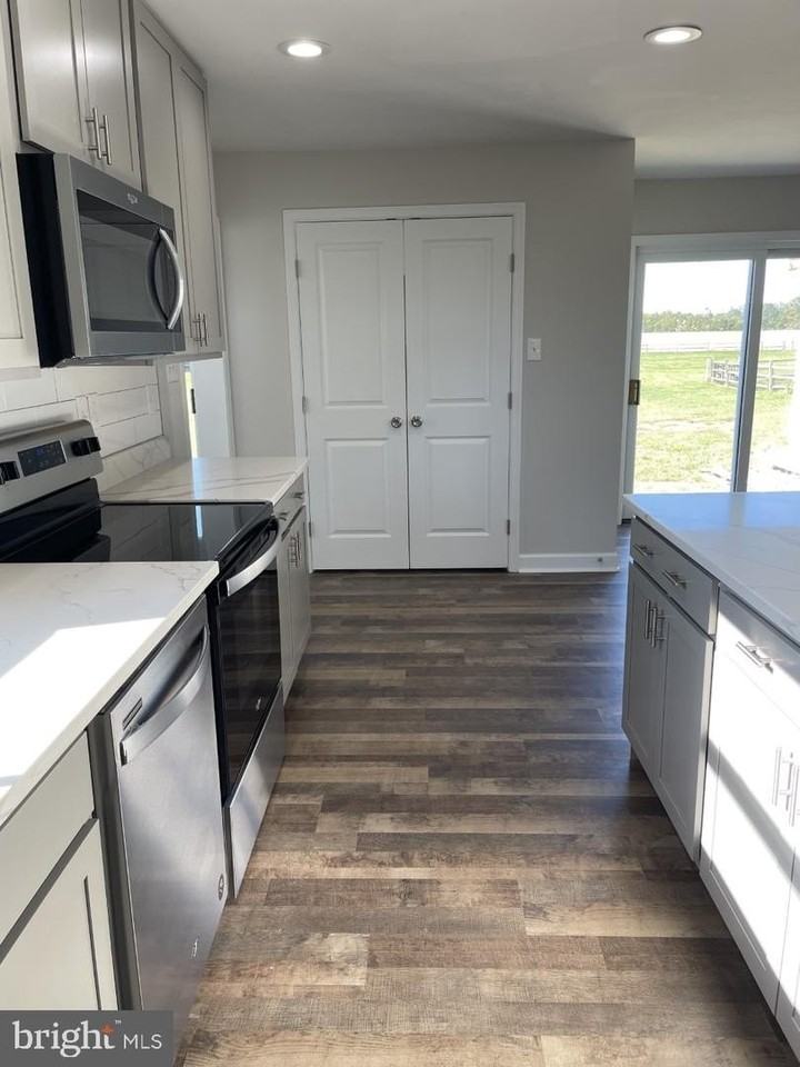 1213 Old Love Point Rd - Photo 6 of 31