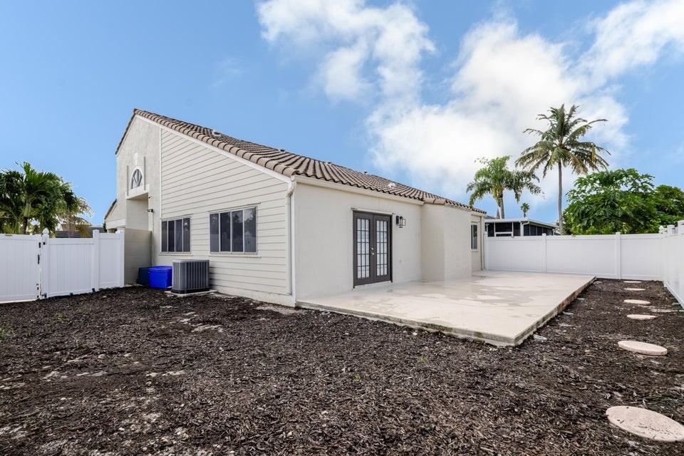 Bentley Pl - Photo 2 of 8