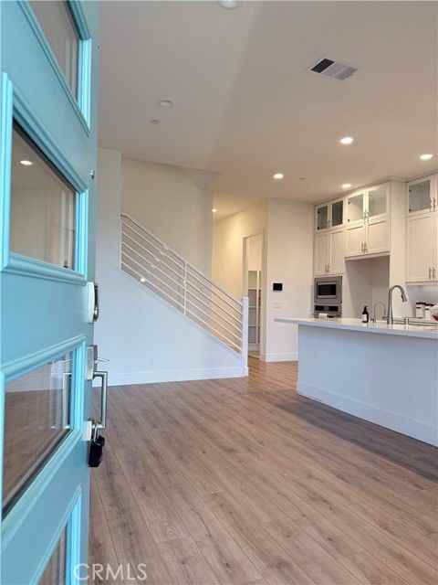 273 Novel - Photo 7 of 8