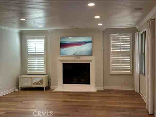 45 Skyward - Photo 4 of 8