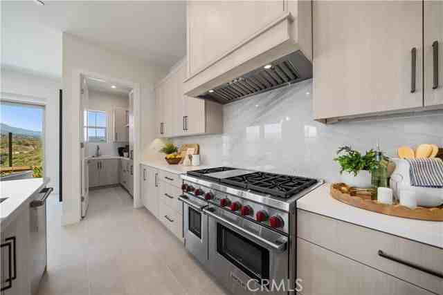 122 Mossvine - Photo 2 of 8
