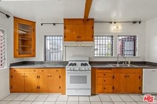 715 N Harper Ave - Photo 4 of 8