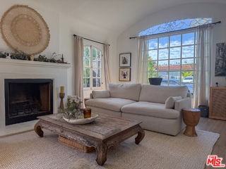 316 S Wetherly Dr - Photo 4 of 6