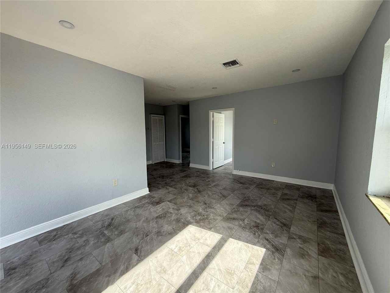 2311 Nw 15th St #B - Photo 5 of 19