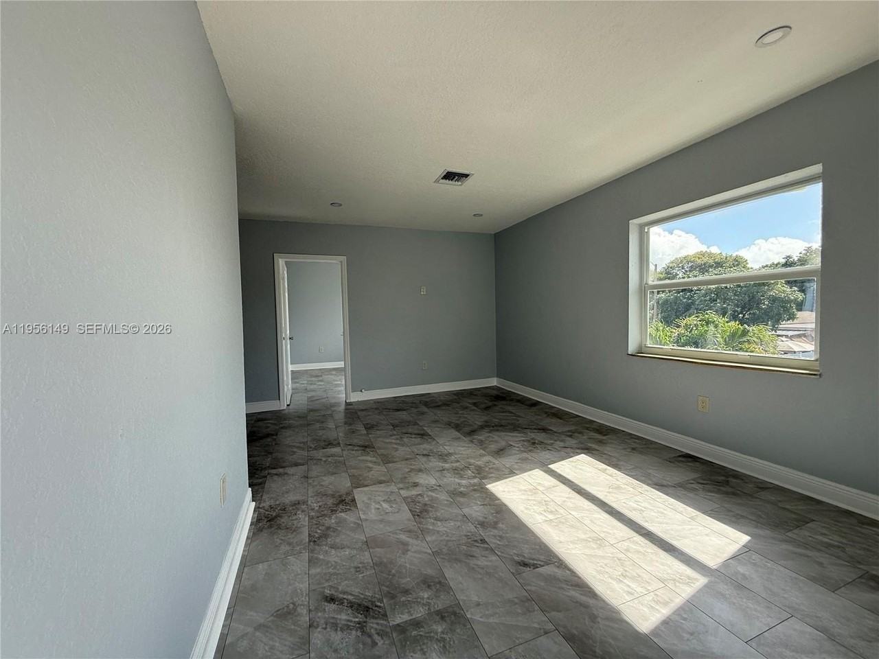 2311 Nw 15th St #B - Photo 6 of 19