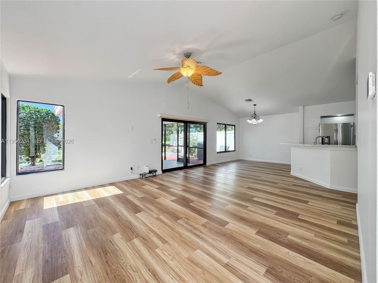 2261 Nw 34th Ter - Photo 4 of 28