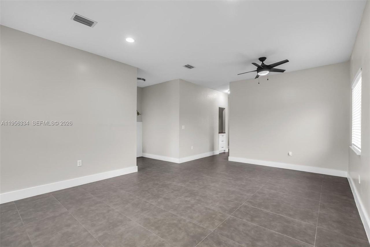 3508 Nw 19th Ter - Photo 4 of 41