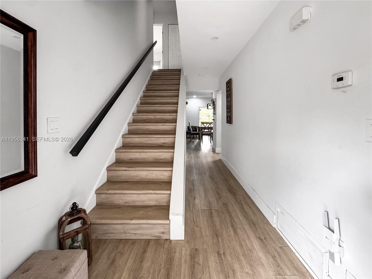 19100 Bobolink Dr - Photo 4 of 25