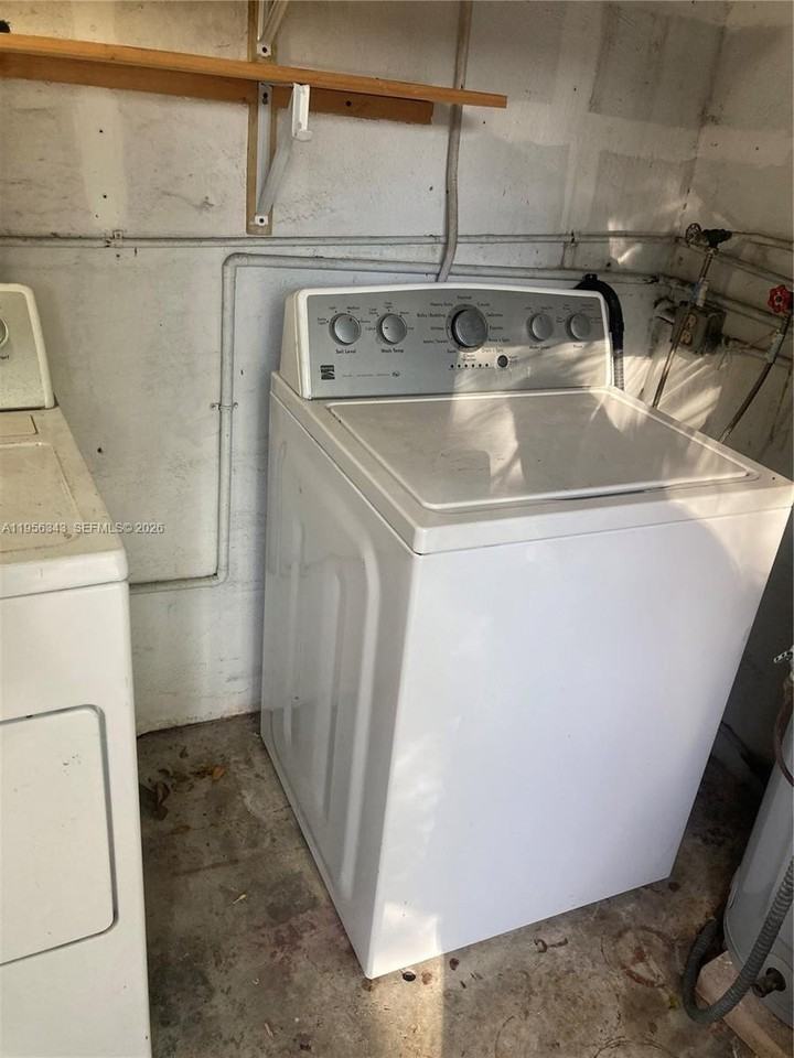 3742 Sw 29th St #3742 - Photo 4 of 10