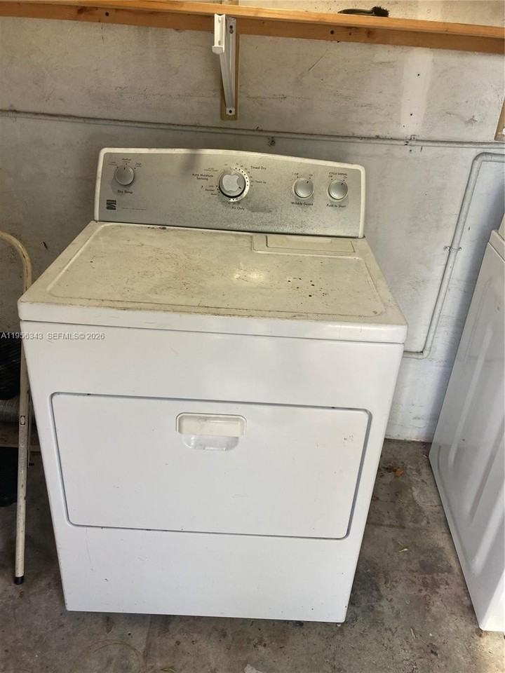 3742 Sw 29th St #3742 - Photo 5 of 10