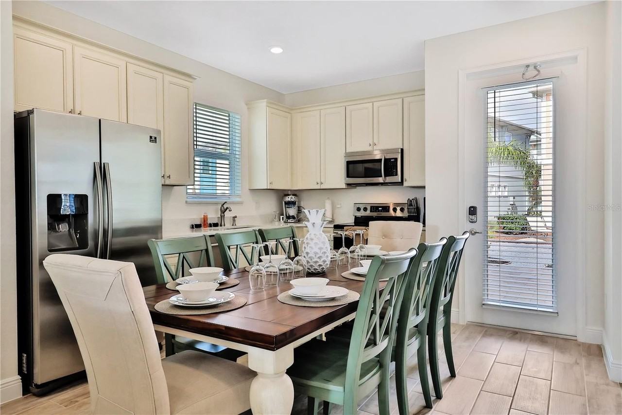 8049 Lost Shaker Ln - Photo 6 of 50