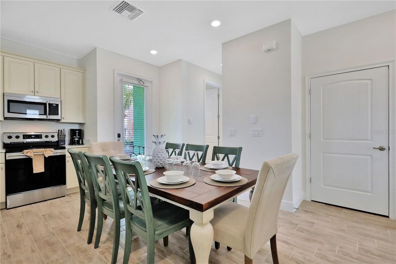 8049 Lost Shaker Ln - Photo 7 of 50