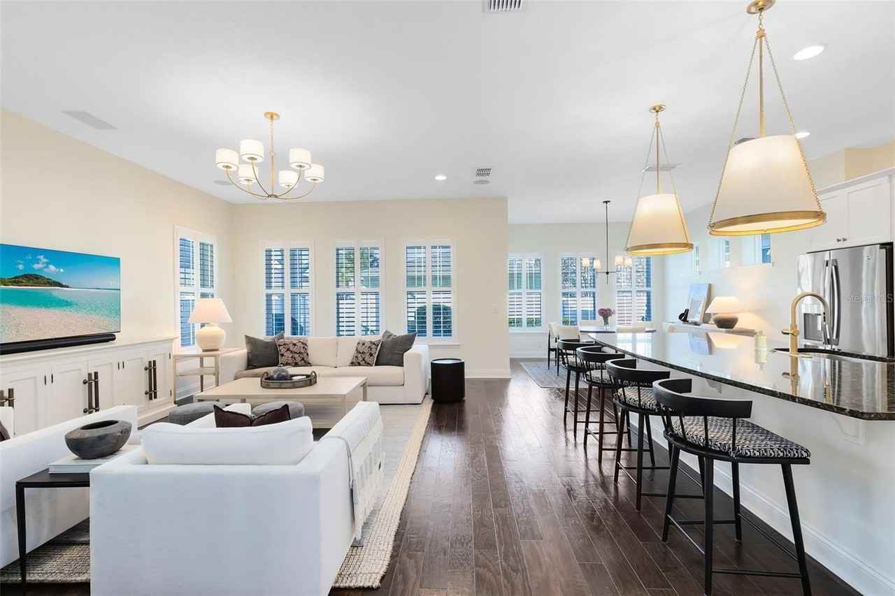 1022 Huntspoint St - Photo 6 of 43