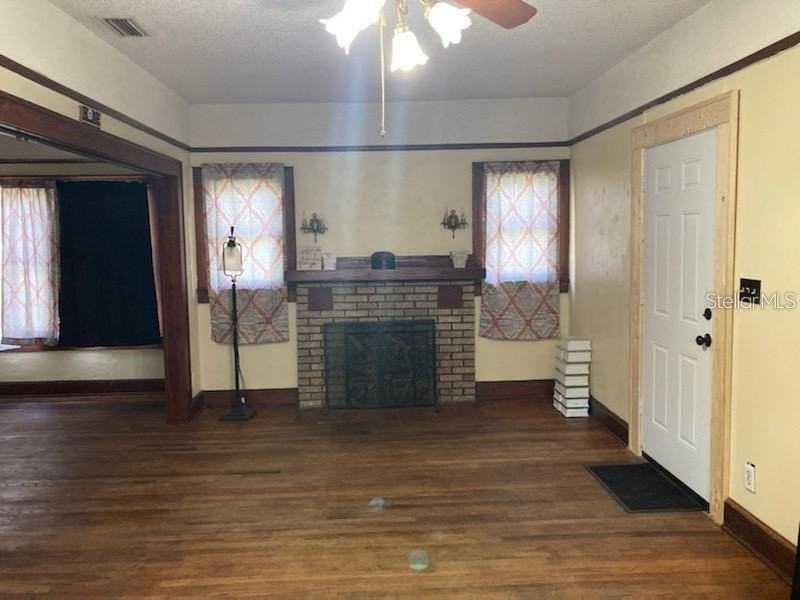 439 New York Ave - Photo 4 of 15