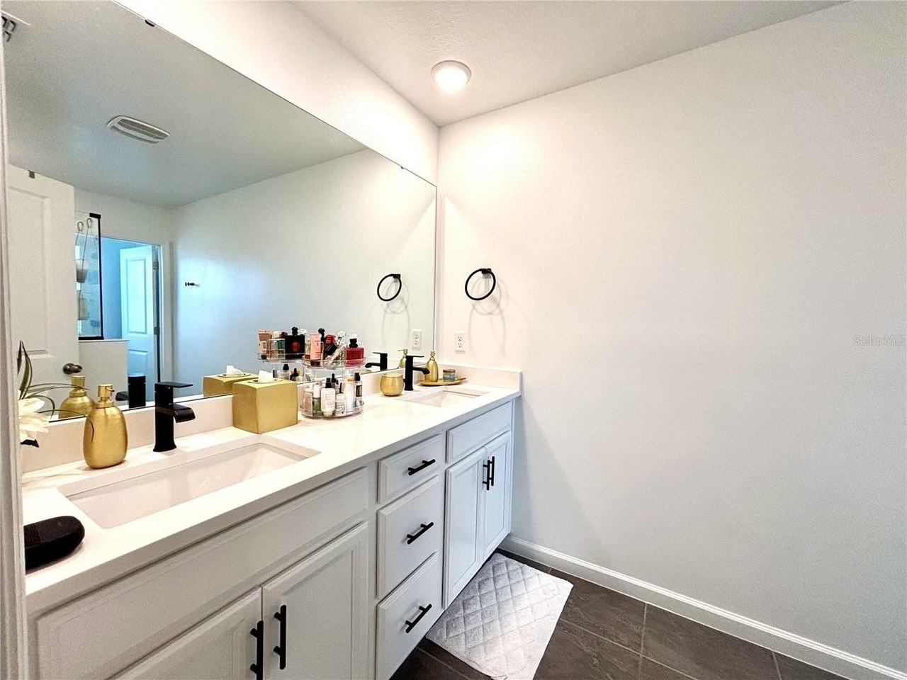 921 Spring Palms Loop - Photo 3 of 30