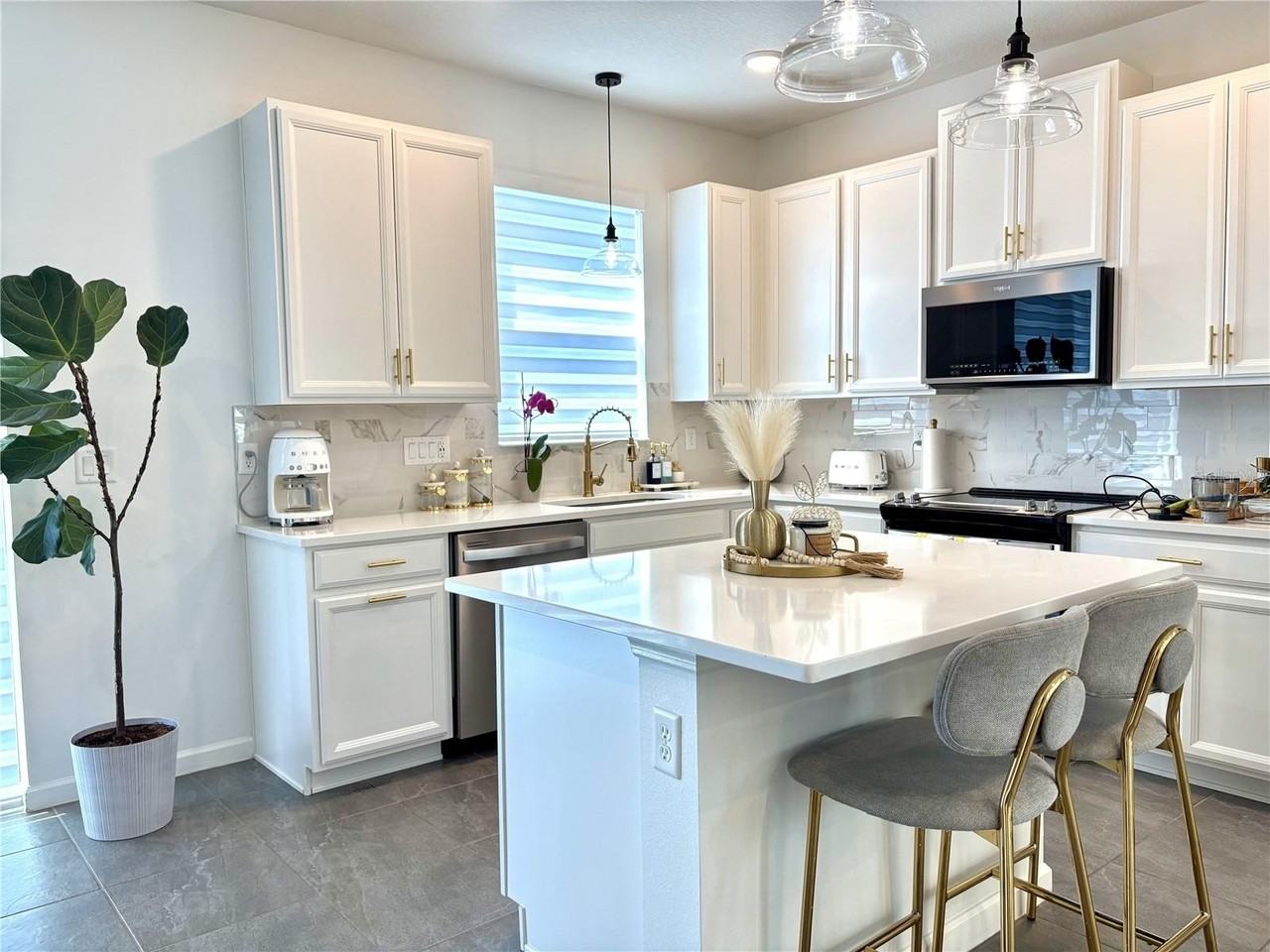 921 Spring Palms Loop - Photo 7 of 30