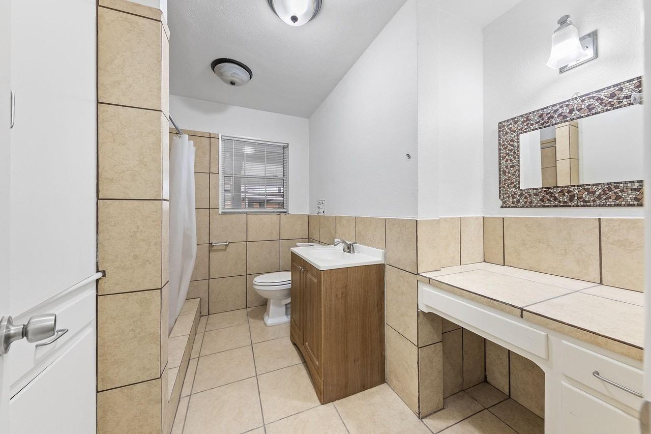 Hillvale Dr - Photo 4 of 25