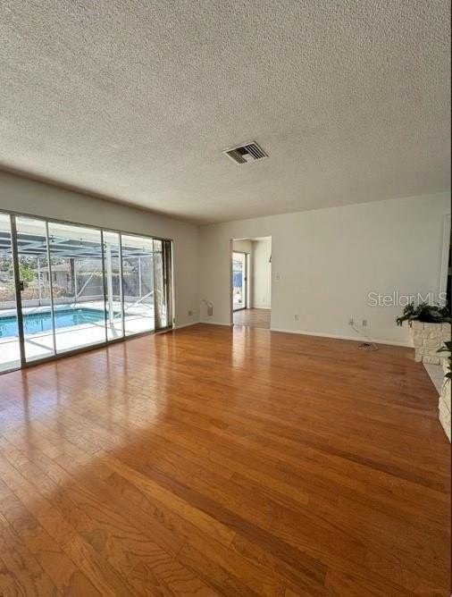 2516 Roberta St - Photo 6 of 14