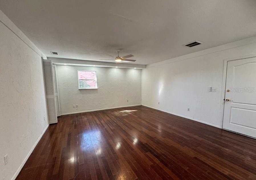 2516 Roberta St - Photo 7 of 14