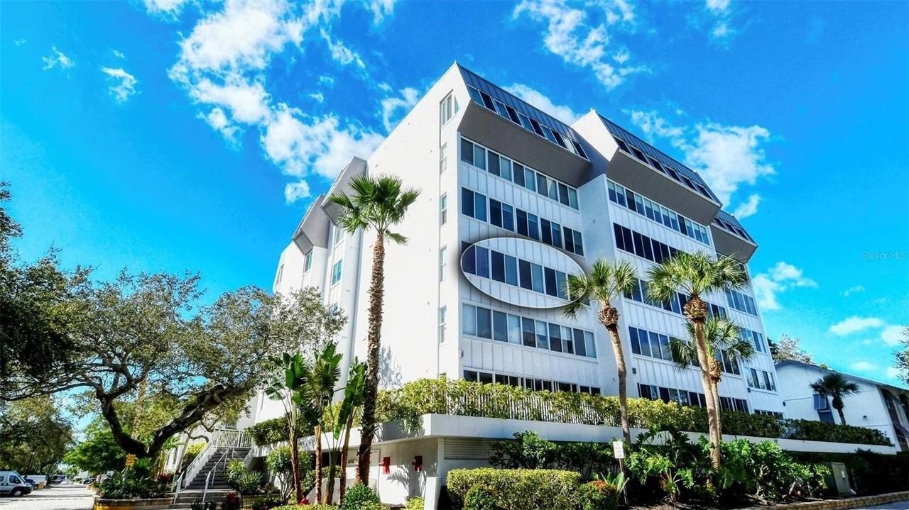 1255 E Peppertree Dr #305