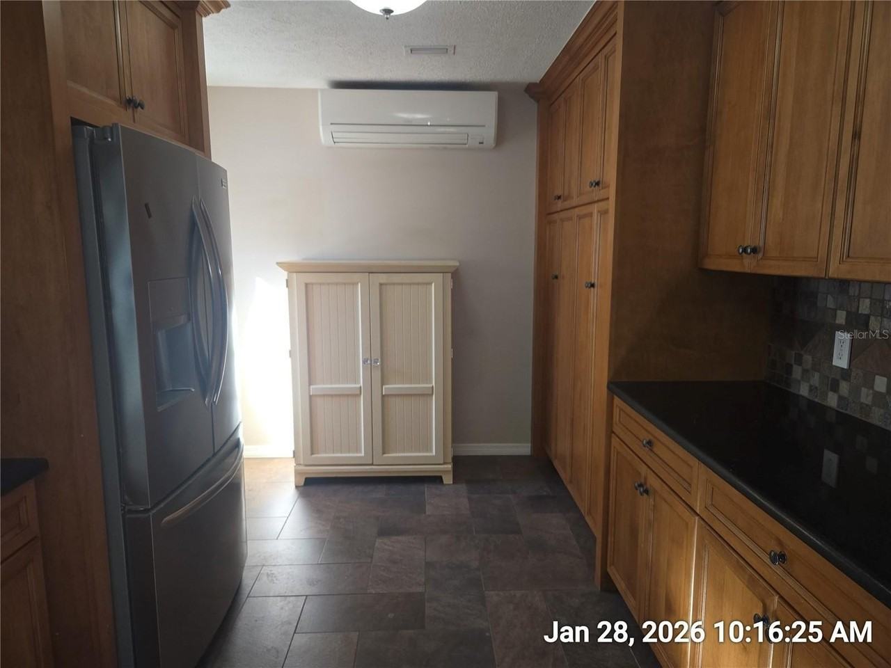 1013 Greenbriar Dr - Photo 6 of 21