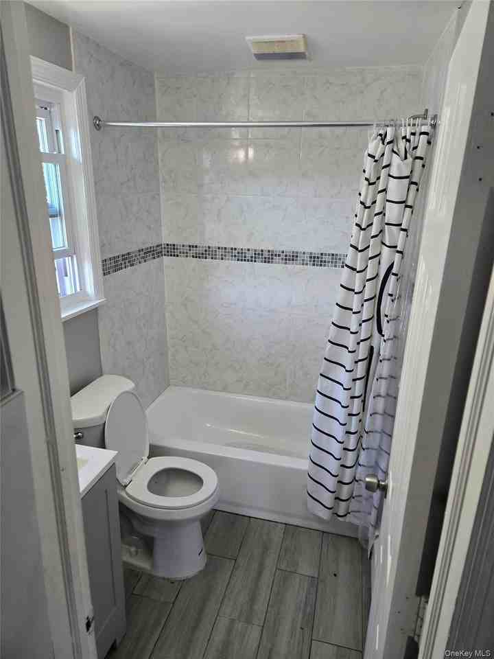 20-22 Bay Shore Ave Apt 20-3 #20-3 - Photo 5 of 10