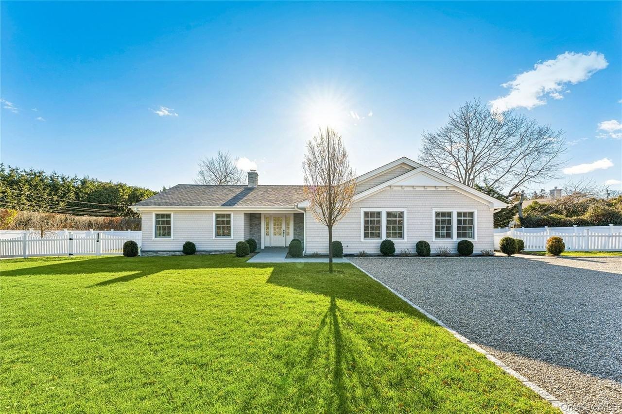 275 Mill Rd - Photo 2 of 27