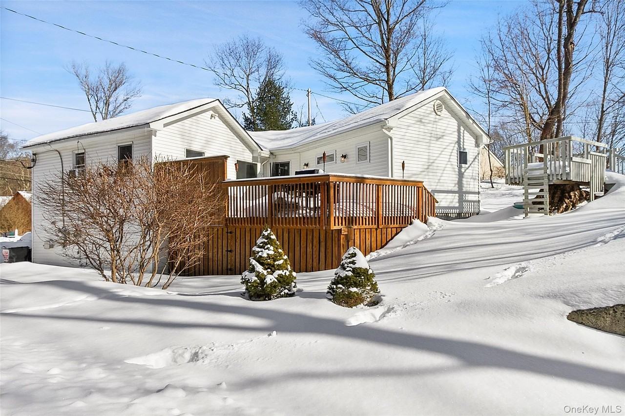 19 Curry Rd - Photo 3 of 36