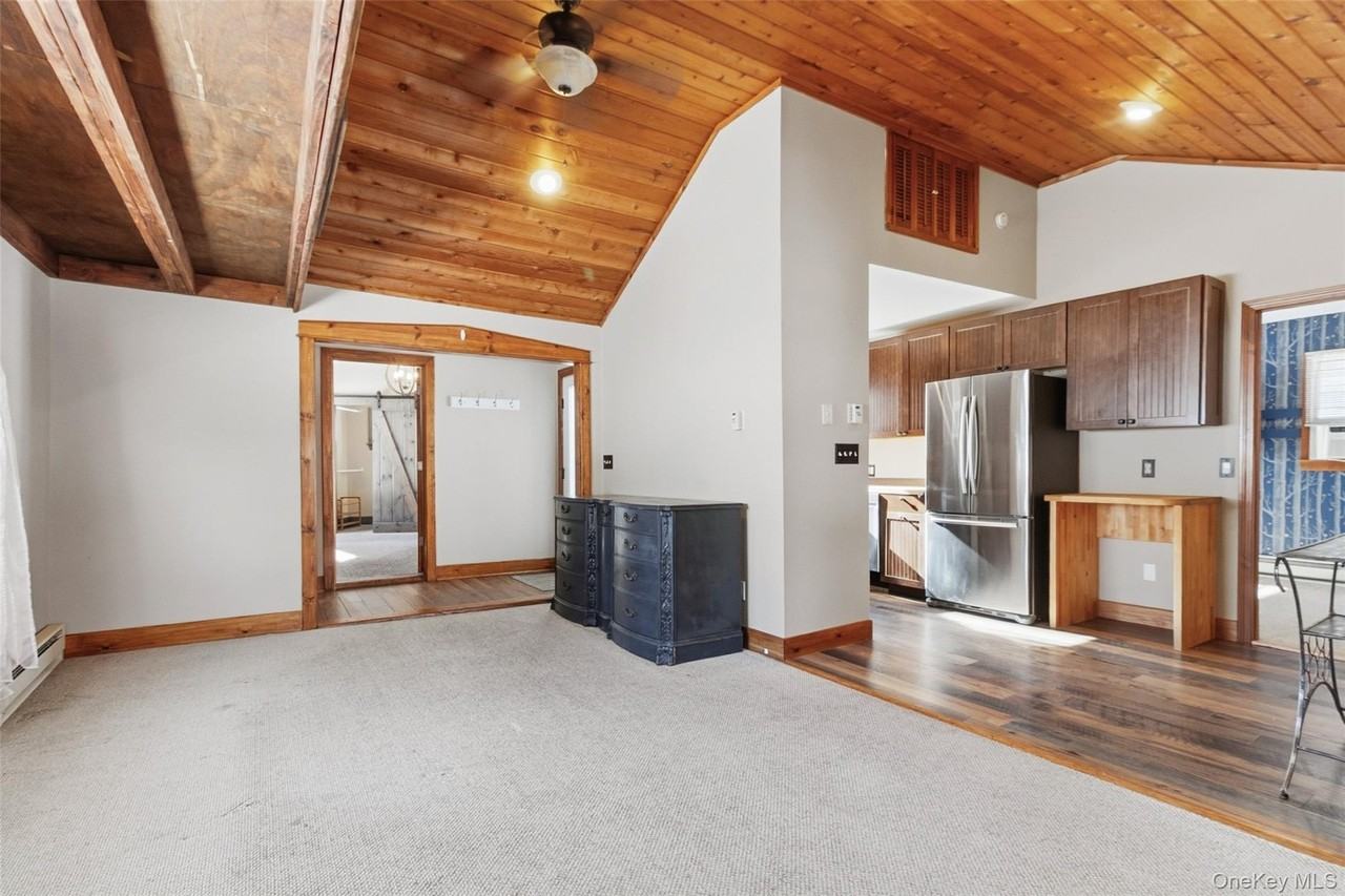 19 Curry Rd - Photo 4 of 36