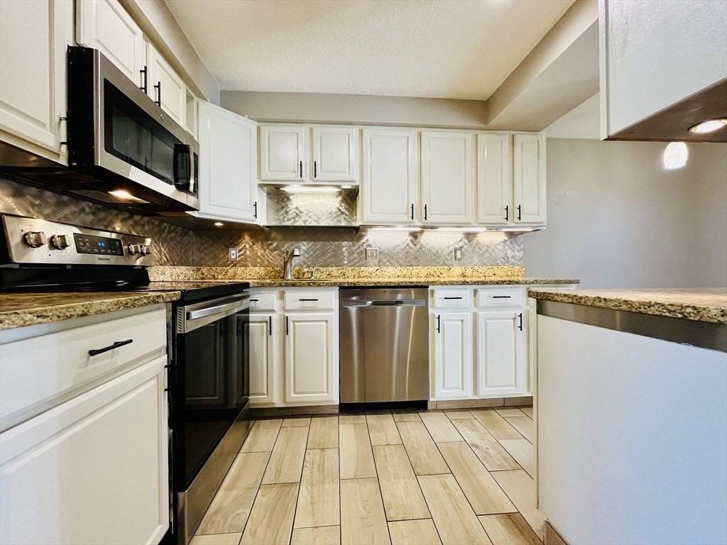 30C Margin St Unit C #C - Photo 3 of 23